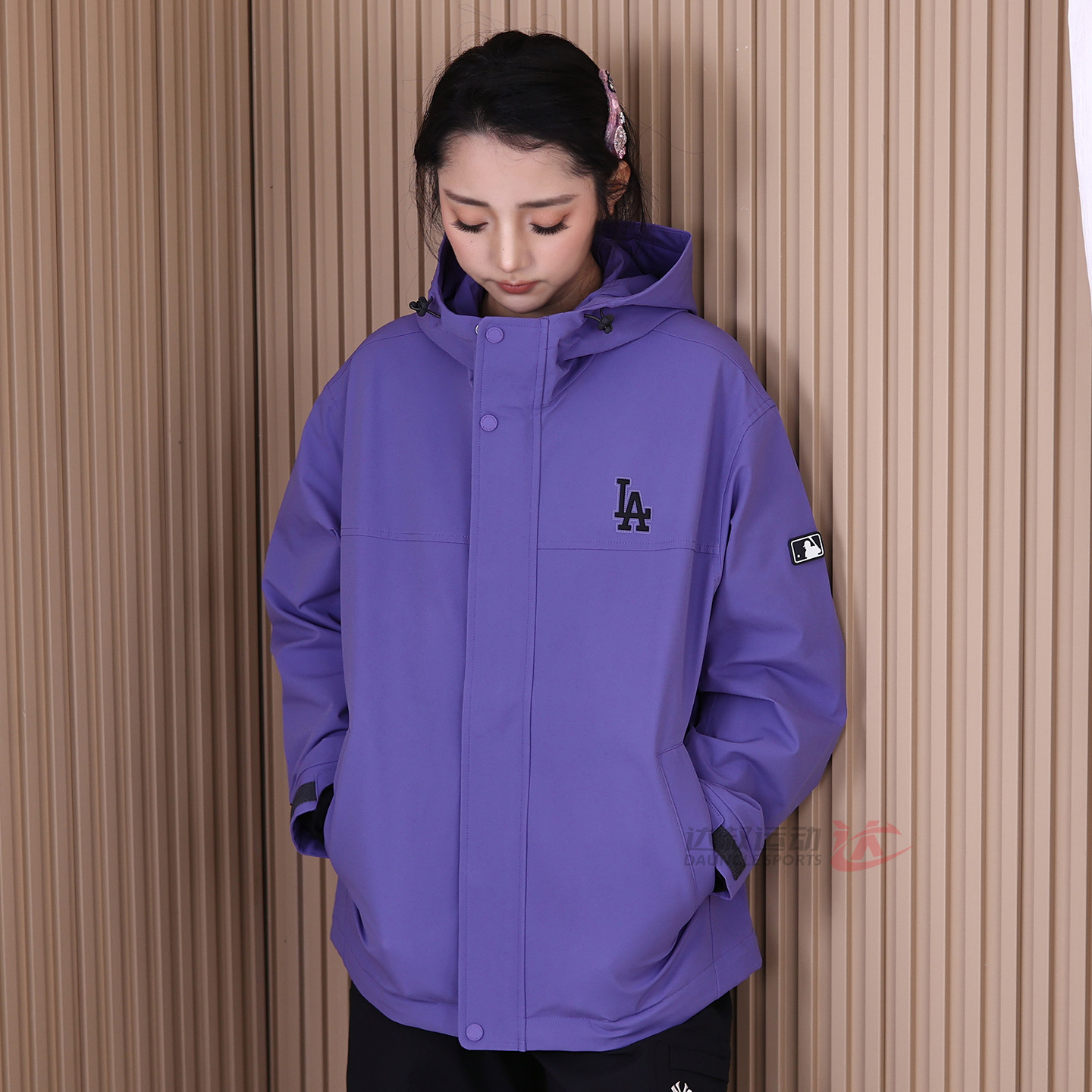 26新款MLB情侣冲锋衣外套男女NY防水防污三防运动夹克3AWJB0161,淘宝优惠券,粉丝福利购,淘宝优惠卷