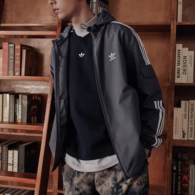 Adidas阿迪达斯三叶草外套男女2026新款梭织运动服连帽夹克KB1942,淘宝优惠券,粉丝福利购,淘宝优惠卷