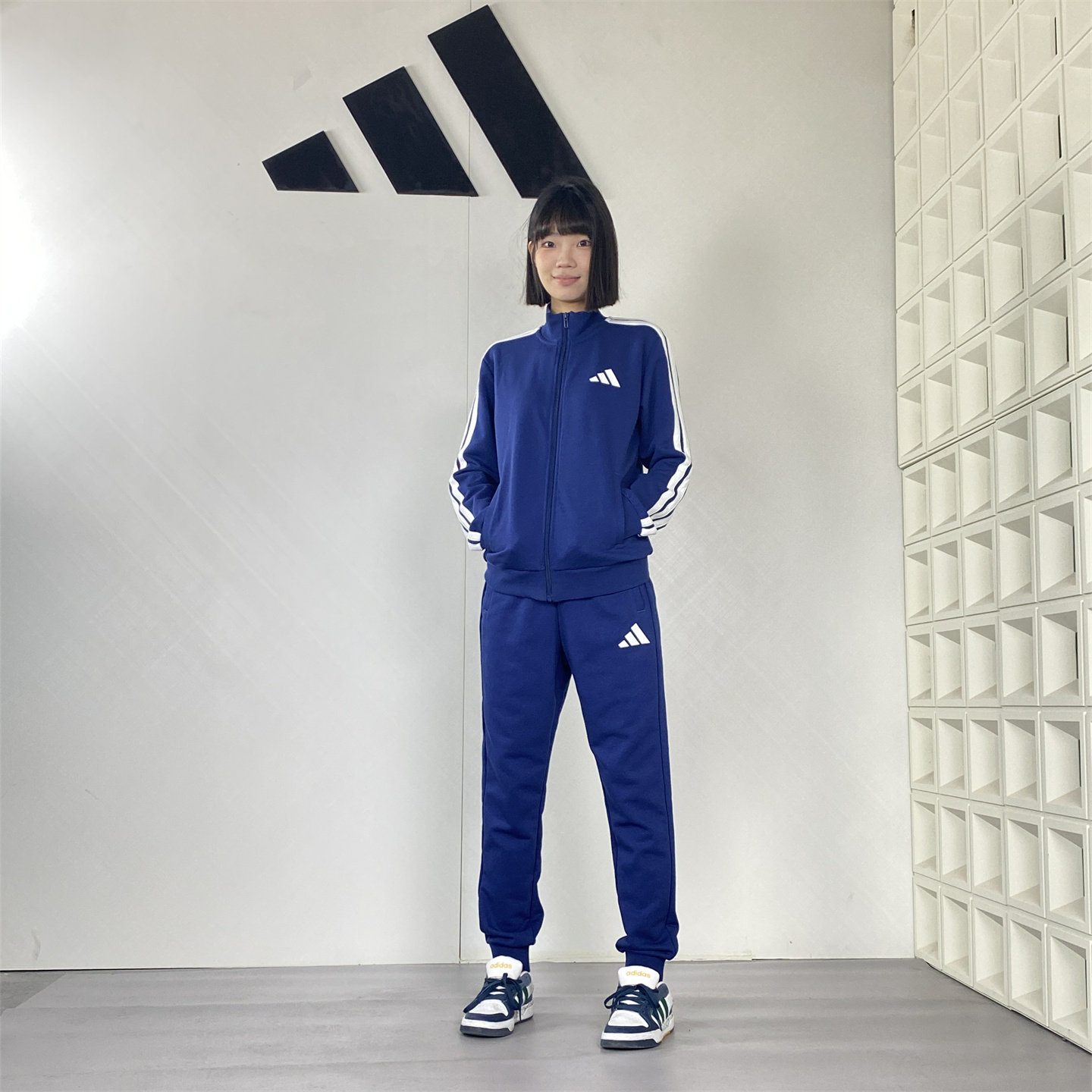 Adidas阿迪达斯跑步男女运动套装休闲运动裤立领外套正品IC6766,淘宝优惠券,粉丝福利购,淘宝优惠卷
