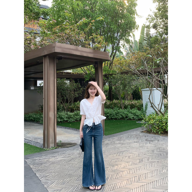 ເສື້ອເຊີດຄໍ V ປັກແສ່ວຂອງອຸດສາຫະກຳໜັກ TMH