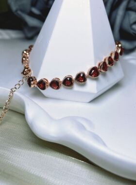 【BW宝石】鸽子血红色石榴石爱心手链，带证书