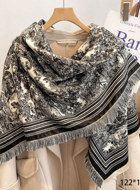 衣帽间摆件轻奢仿羊绒围巾装饰品