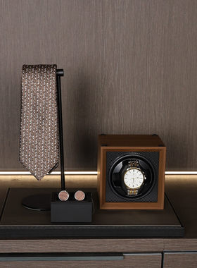 衣帽间摆件复古意式男士套装饰品