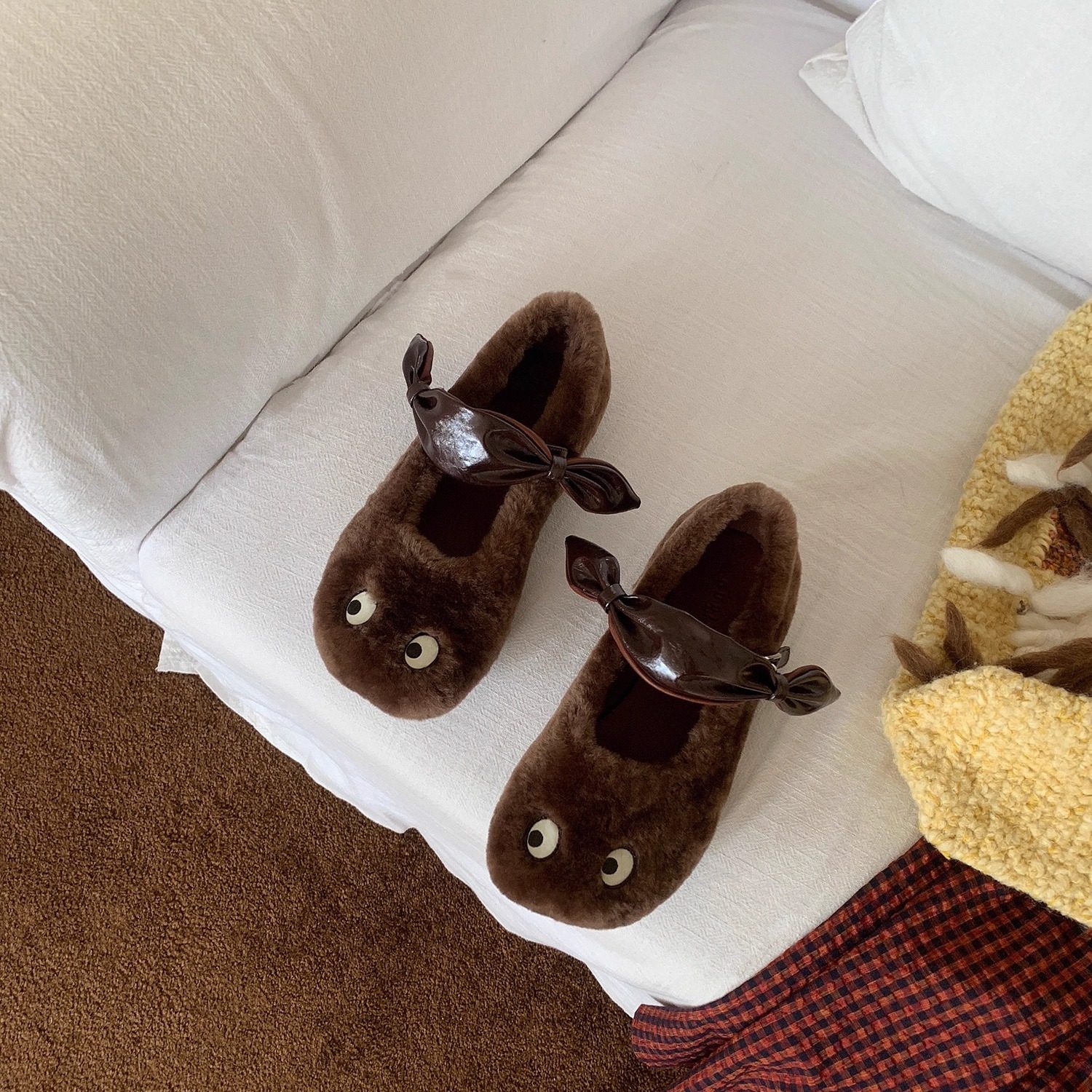 10.28日新品鞋大师2025夏季可爱眼睛diy羊毛毛鞋浅口平底小单鞋女,淘宝优惠券,粉丝福利购,淘宝优惠卷