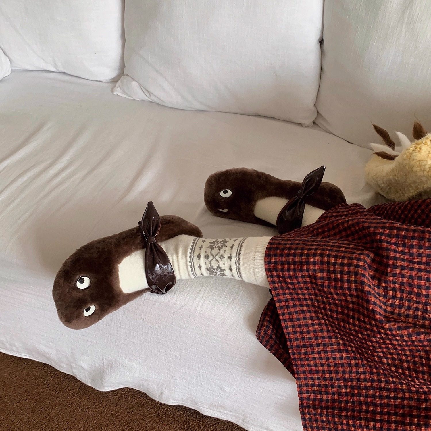 10.28日新品鞋大师2025夏季可爱眼睛diy羊毛毛鞋浅口平底小单鞋女,淘宝优惠券,粉丝福利购,淘宝优惠卷