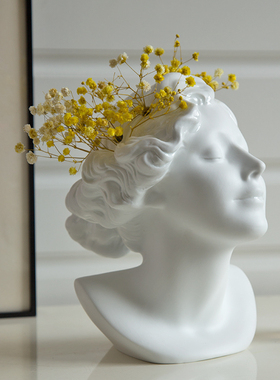 自由勇敢别花少女雕塑艺术