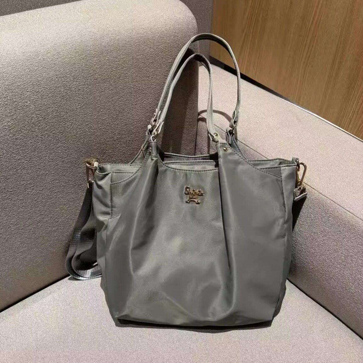 2025新款高质感多隔层通勤托特包轻便尼龙布百搭外贸单肩斜挎包女,淘宝优惠券,粉丝福利购,淘宝优惠卷