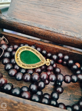 妈妈戴过的翡翠玉石猫眼石吊坠