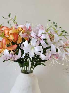2头垂吊百合 美陈装置 样板间拍摄道具 家居装饰 手捧花束配花