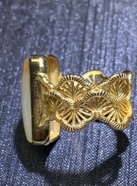 925银镶嵌天然和田玉糖白戒指