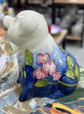 中国陶瓷釉下彩站着发财小猪纯手绘工艺摆设装饰收藏