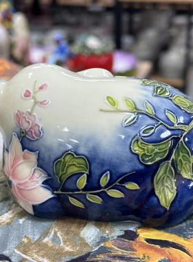 中国陶瓷釉下彩躺着发财猪纯手绘工艺摆设装饰收藏