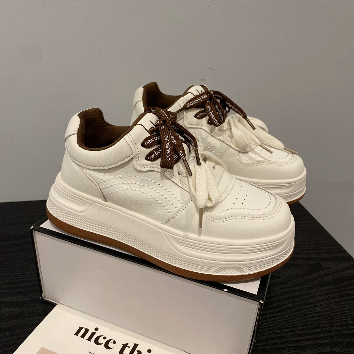 2025年新款英伦风真皮百搭系带小白鞋女松糕厚底圆头休闲板鞋,淘宝优惠券,粉丝福利购,淘宝优惠卷