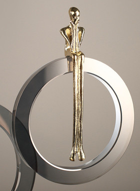 热销轻奢现代简约环形人造水晶任务摆件工艺品样板房桌面装饰品摆