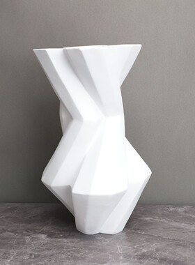 现代简约树脂百合花器花插样板房售楼部桌面书房客厅卧室玄关饰品