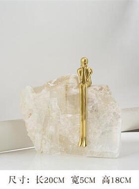 轻奢现代软装样板房间客厅书房桌面摆件铜人石头新中式创意摆设