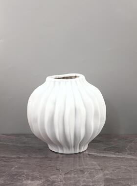 肚创意黑白圆现代简约树脂花器客厅卧室玄关办公室书房家居装饰品