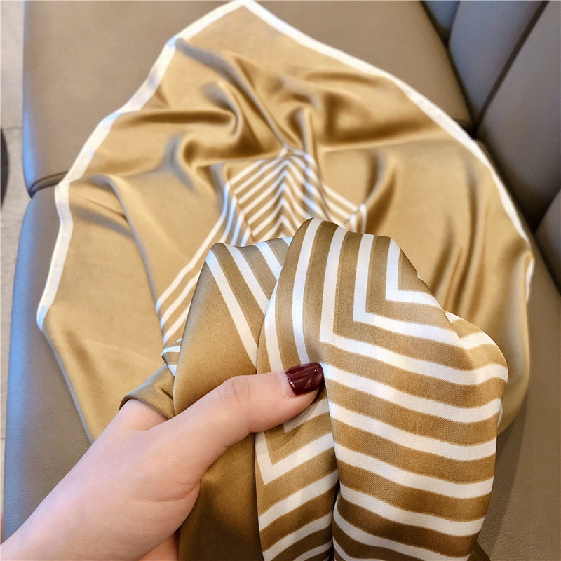 韩国简约百搭丝巾大方巾90cm条纹方巾披肩2025春秋季新款装饰围巾