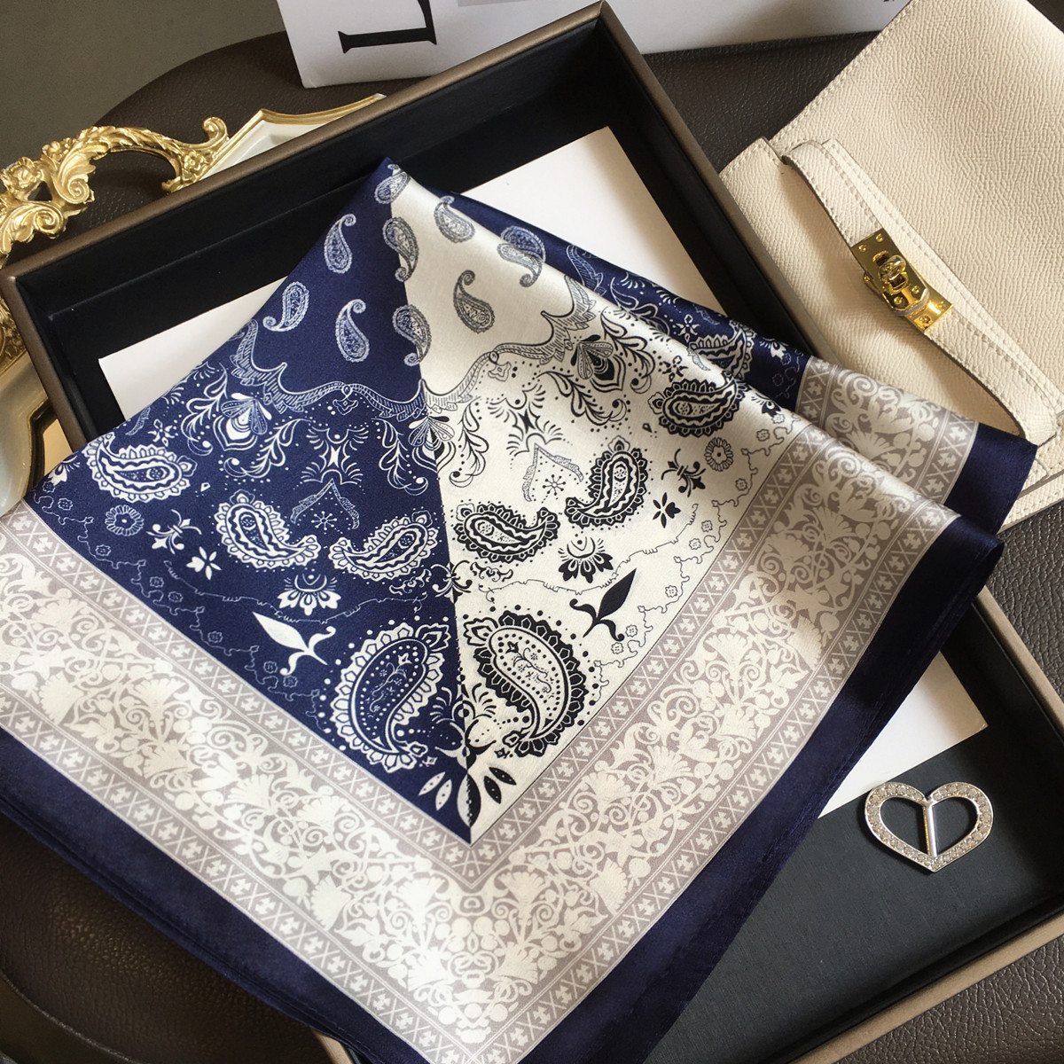 杭州丝绸拼色腰果花真丝围巾100%桑蚕丝百搭丝巾女领巾53cm小方巾,淘宝优惠券,粉丝福利购,淘宝优惠卷