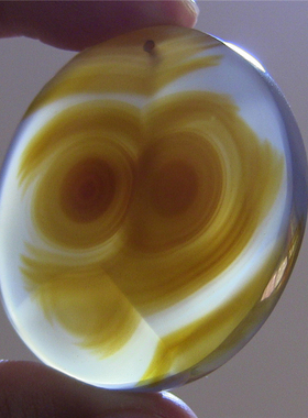 巴西玛瑙象形无优化水润通透吊坠