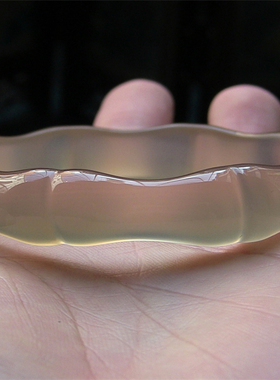 天然巴西玛瑙手镯荧光玉髓