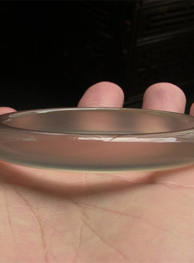 天然巴西玛瑙手镯/秀细加厚款/原色无忧化/高冰透强荧光玉髓2154