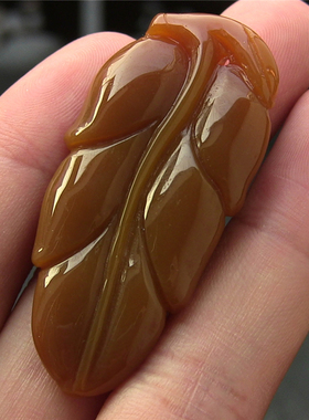 巴西玛瑙事业有成咖啡色玉髓吊坠