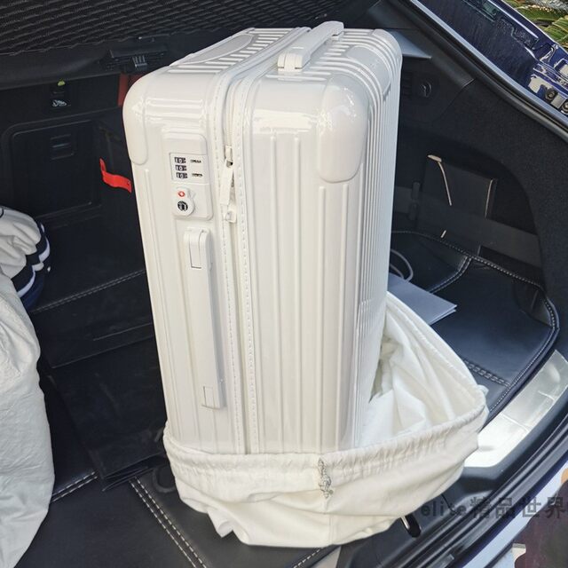 rimowa boarding case