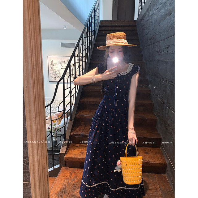 ສີກົງກັນຂ້າມແບບ retro ຝຣັ່ງ embroidered sleeveless ເທິງແລະກະໂປງ