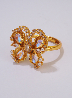 新品镂空满镶花丝蝴蝶镶钻戒指女