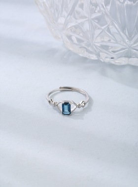轻奢个性伦敦蓝托帕石戒指