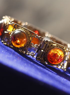 德国银掐丝镶嵌天然老琥珀手链