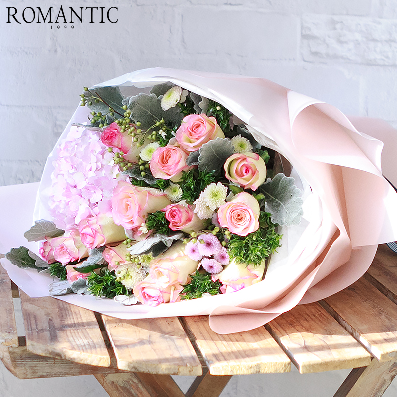 高级感淡粉色爱沙玫瑰自然风清新艾莎花束闪送北京鲜花店上门配送
