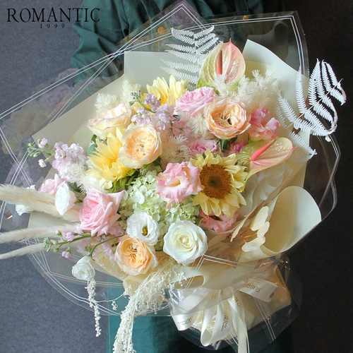 Выпускной сезон Lotus Lotus Designer цветы вспыхнули в дверь в тот день, чтобы забронировать Пекин, чтобы забронировать цветы