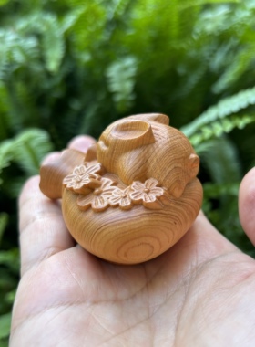 天然崖柏木雕刻钱袋兔子前程似锦手把件可爱生肖兔文玩桌面小摆件