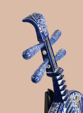 【本尼家】非遗好物青花陶瓷中阮乐器《彩色款龙凤呈祥》玄关摆件