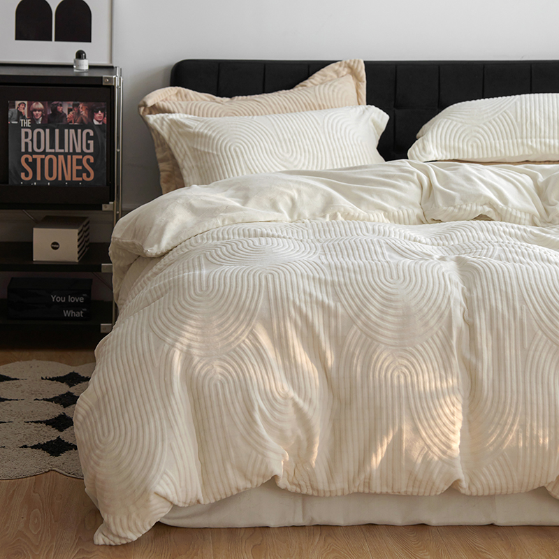 撸猫手感丨高端A类250g加厚牛奶绒四件套冬季保暖雕花床品三件套 - 图0