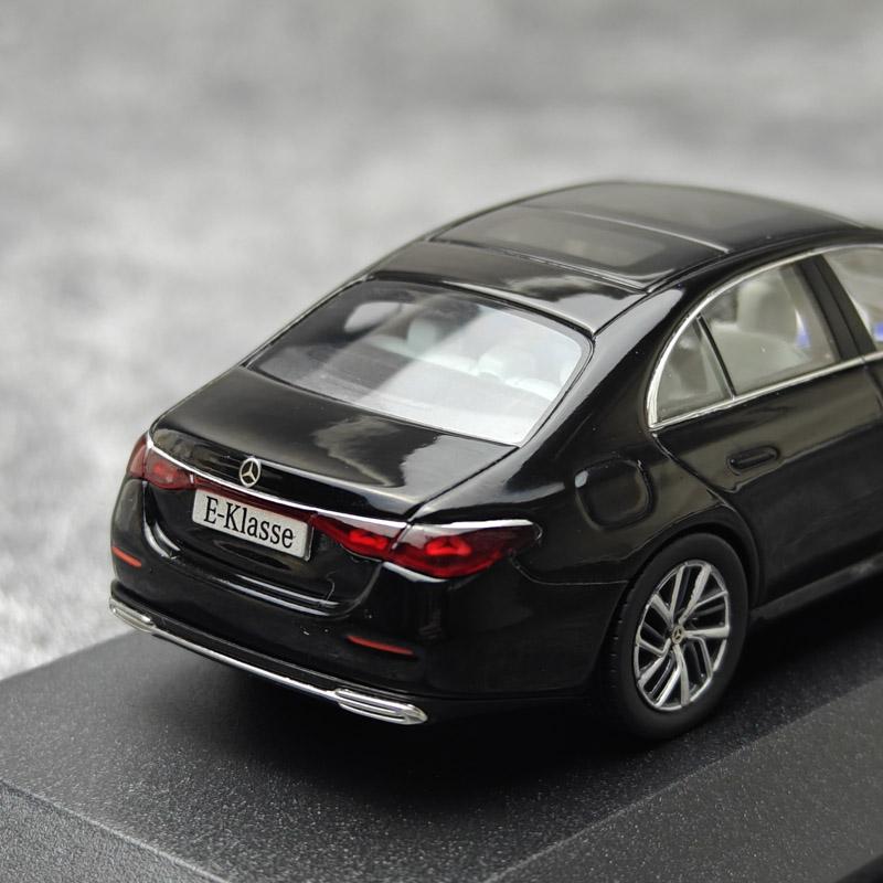 ISCALE 1:43奔驰 E450 W214 E-Klasse 仿真合金汽车模型 - 图1