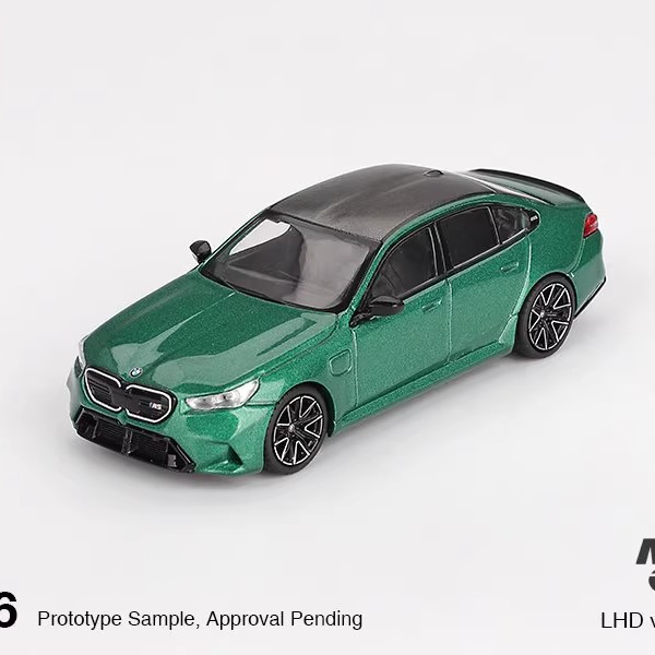 预售MINI GT 1:64 #1086 BMW M5 G90 绿色 合金汽车模型 - 图0