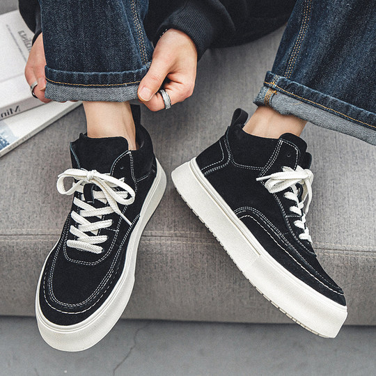 Lässige Mid-Top-Sneakers aus echtem Leder mit trendigen Martin-Stiefeln