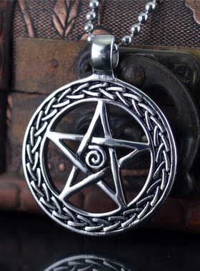 日韩版时尚外贸挂坠简约镂空五芒星钛钢吊坠复古项链首饰品STN810