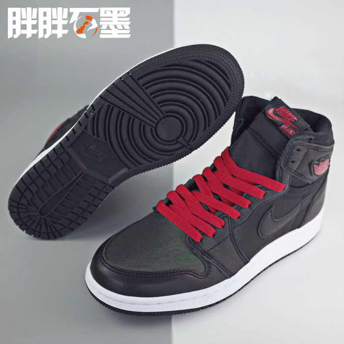 Jordan 1 OG GS乔一AJ1高帮女鞋黑红丝绸脚趾绸缎 575441-060-图0