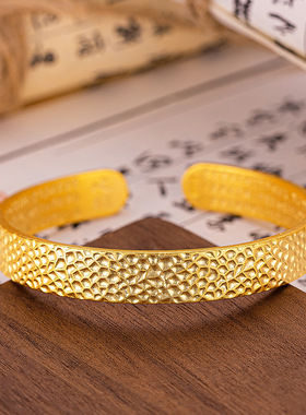 金店同款新中式古法金锤纹手镯 铜镀金简约古法锤纹心经开口手环