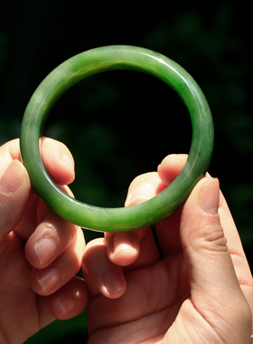 天然白玉碧玉手镯油润细腻和田玉