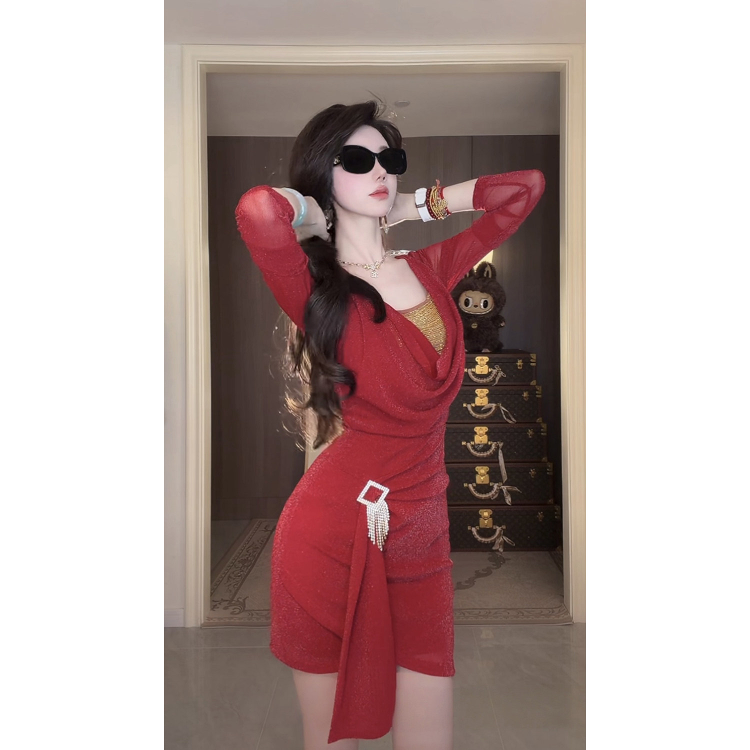 Sun雅乔【反转纽约】大女主长袖轻熟风撒银荡领烫钻修身连衣短裙,淘宝优惠券,粉丝福利购,淘宝优惠卷