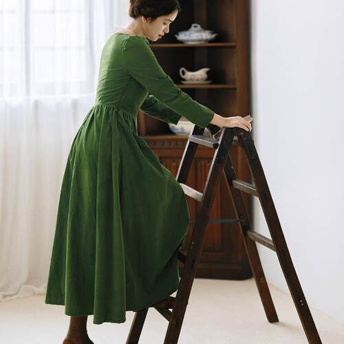 拾光裁缝  波琳女孩 方领复古宫廷精致优雅气质灯芯绒绿色连衣裙 - 图3