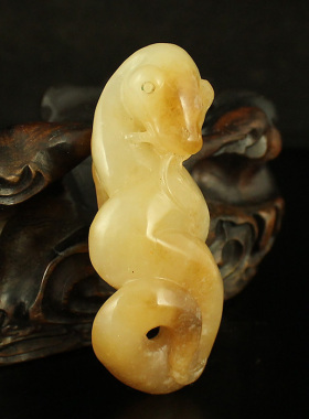 精工雕刻挂件新疆和田玉送证书