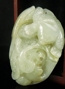 精工雕刻把件新疆和田玉送证书