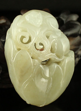 天然把件新疆和田玉籽料送证书