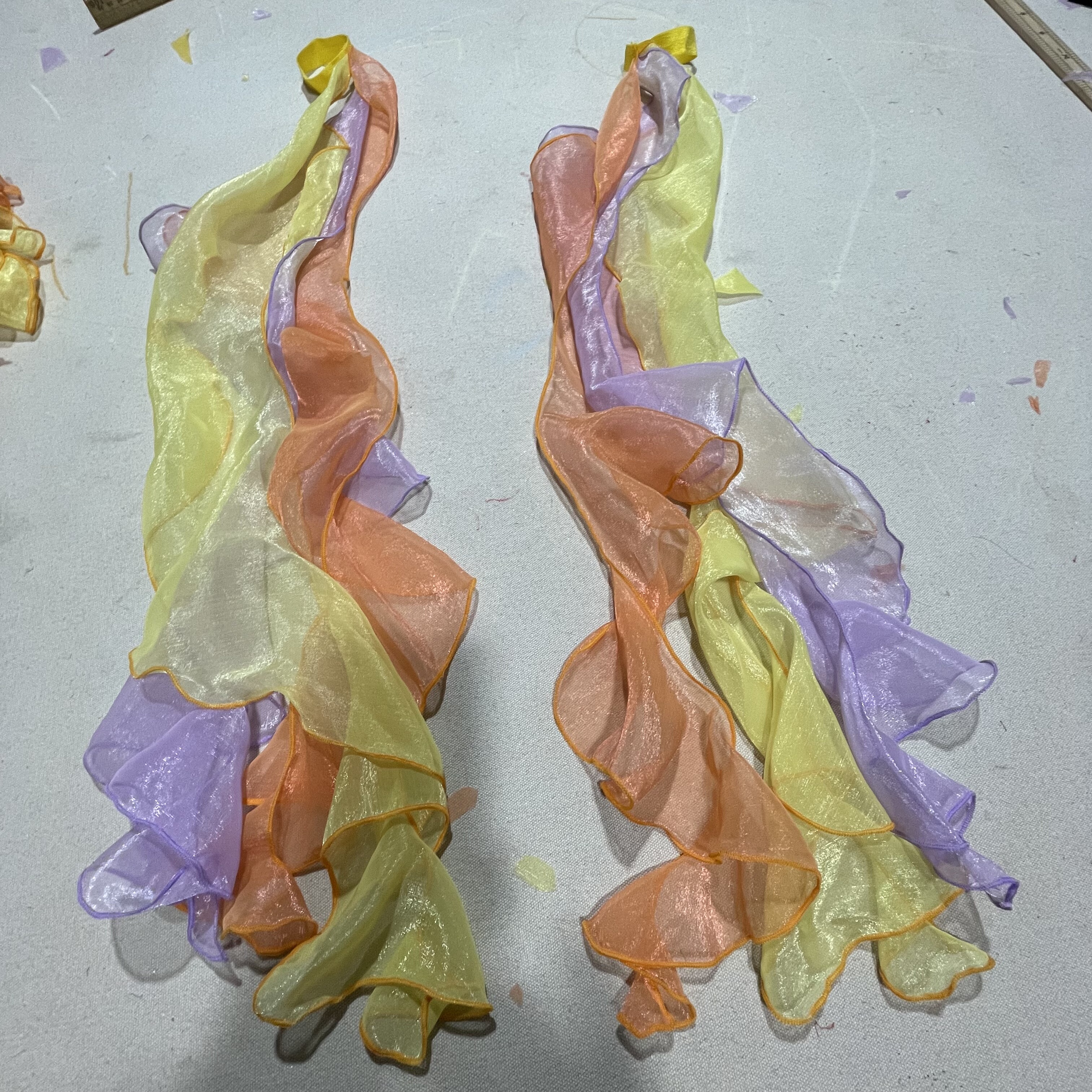 摩登舞飘袖飘逸手环国标舞手套表演比赛服装配饰手腕飘带一对,淘宝优惠券,粉丝福利购,淘宝优惠卷